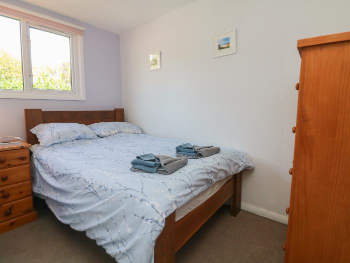19 The Glade in Kilkhampton, Cornwall. Close to amenities. Off-road parking. Open-plan. Pet-friendly