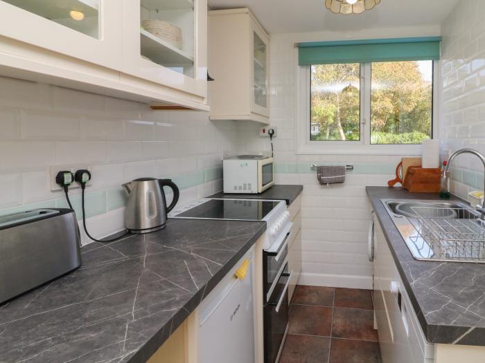 19 The Glade in Kilkhampton, Cornwall. Close to amenities. Off-road parking. Open-plan. Pet-friendly