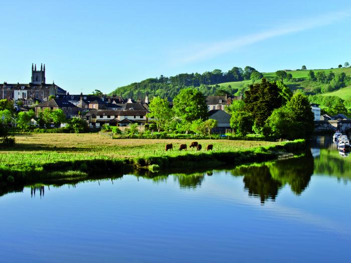 Mulberry Cottage in Staple, Devon. Woodburning stove. Travel cot and highchair. Pet-friendly. Garden