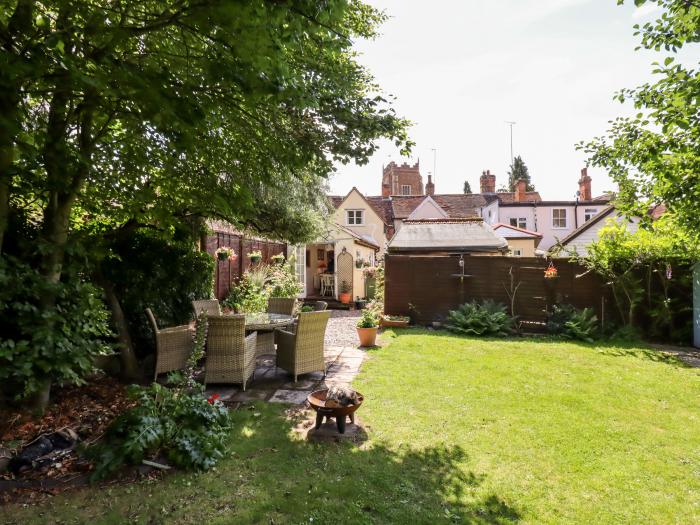 22 Church Ponds, Castle Hedingham, Essex. Character cottage. Exposed beams. Enclosed garden. 3-beds.
