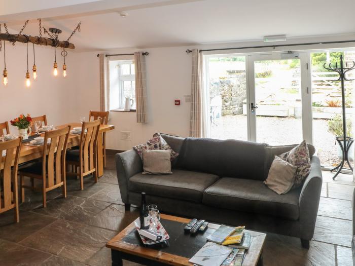 Foggs Barn, Leek, Staffordshire. Three-bed barn conversion enjoying rural views. Woodburner