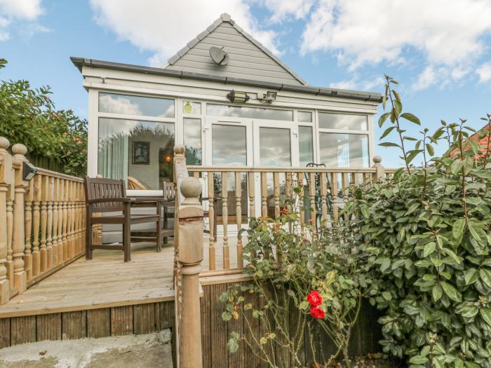 Ye Old Rocket House, in Flamborough, East Riding of Yorkshire. Sea views. Near a National Park. Pets