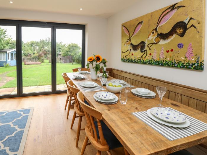 Frosthill Cottage, Carisbrooke, Isle of Weight. Garden. Woodburning stove. Off-road parking. WiFi TV