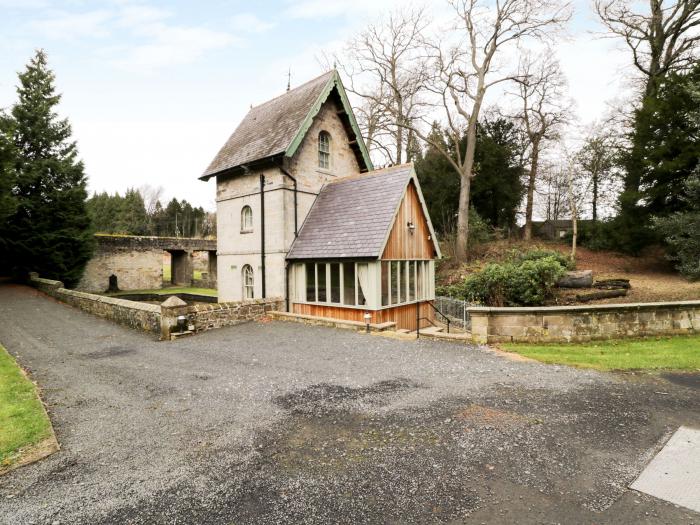 The Folly, Middleton Burn near Belford. Countryside location. Pond. TV. WiFi. Couple's retreat. Oven