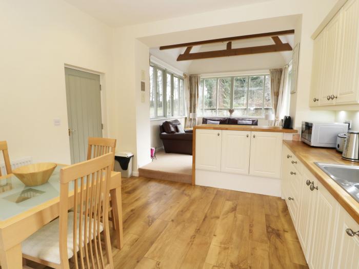 The Folly, Middleton Burn near Belford. Countryside location. Pond. TV. WiFi. Couple's retreat. Oven