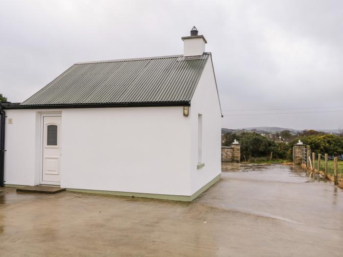 Fintan's rests in Carndonagh, County Donegal. Two-bedroom bungalow. Pet and family-friendly. Rural.