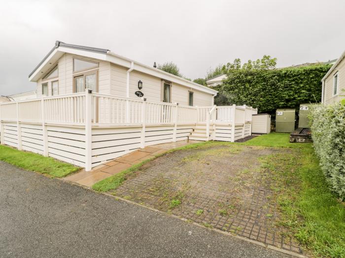 Superior Lodge (Number 22), in Rhyd-y-Foel, near Abergele, Conwy. Hot tub. Open plan. Electric fire.