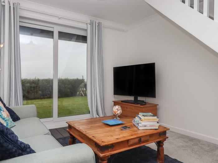 Northcott View, near Poughill, Cornwall. Close to amenities and beach. Couples. Smart TV. Sea views.