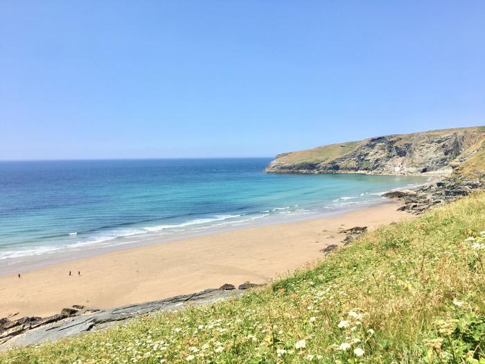 1 Rock Cottage, near Tintagel, Cornwall. Three-bedroom cottage with pet-friendly garden. Near beach.