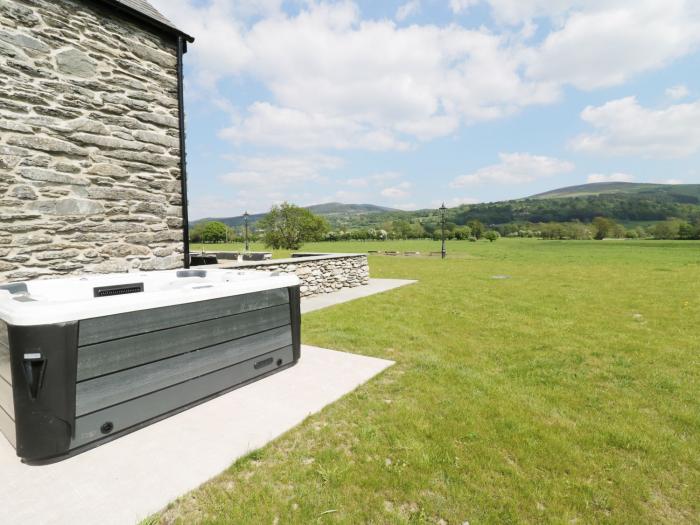 Hay Store, in Corwen, Denbighshire, North Wales. In an AONB. Open-plan. Countryside. Families. 3bed.