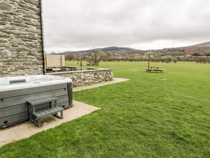 Hay Store, in Corwen, Denbighshire, North Wales. In an AONB. Open-plan. Countryside. Families. 3bed.