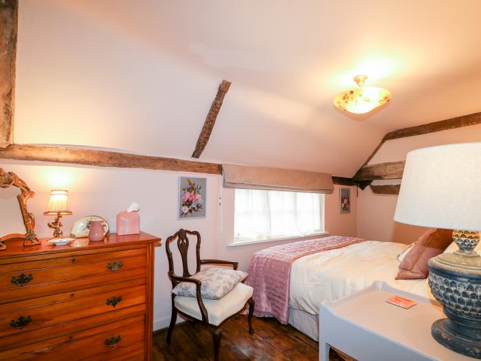 Peppermint Cottage, in Petworth, West Sussex. Close to amenities. Original beams and features. Dogs.