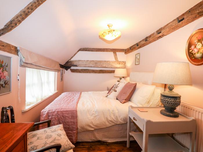 Peppermint Cottage, in Petworth, West Sussex. Close to amenities. Original beams and features. Dogs.