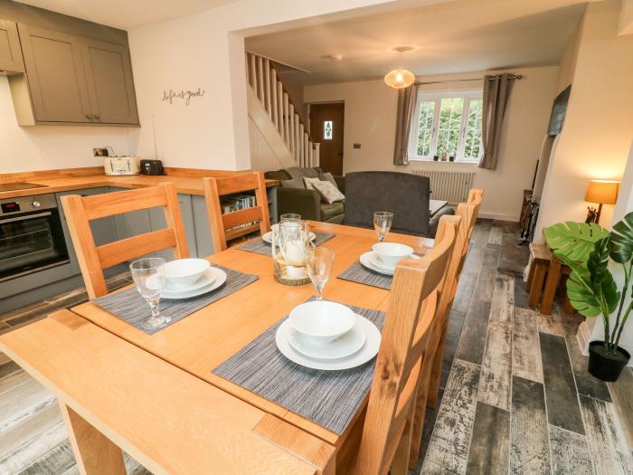 2 Morton Cottages near Garstang, Lancashire. Two-bedroom cottage with enclosed garden. Pet-friendly.