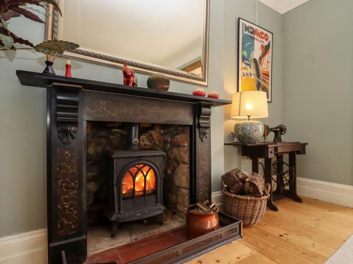 Mount Lebanon, Clevedon, Somerset. Georgian. Detached. Six bedrooms. Woodburning stove. Nearby beach