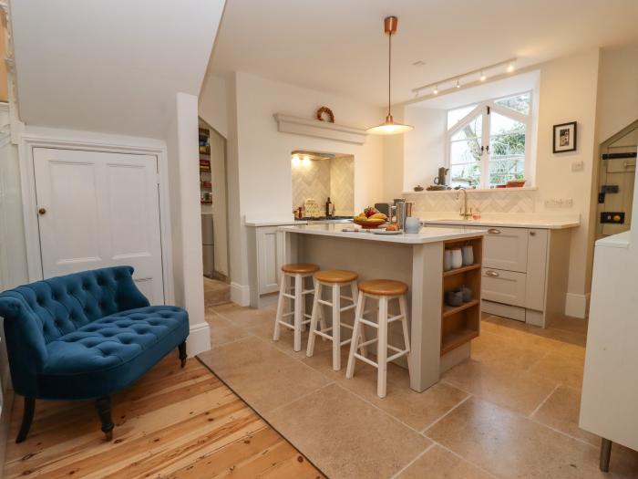 Mount Lebanon, Clevedon, Somerset. Georgian. Detached. Six bedrooms. Woodburning stove. Nearby beach