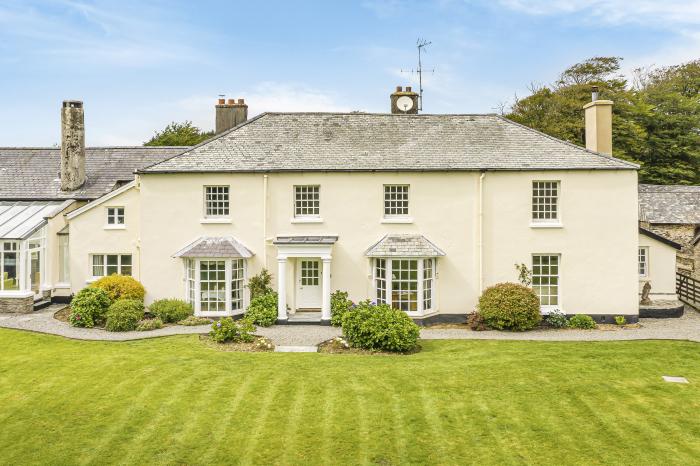 Emmetts Grange House, Simonsbath. Grand house with six bedrooms. Situated on a private estate. WiFi.