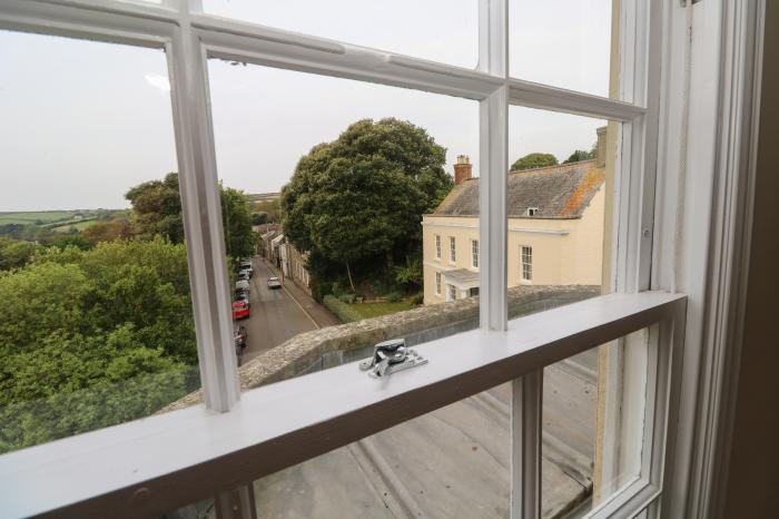 The Penthouse, Helston, Cornwall. Third-floor apartment. Two bedrooms. Open-plan living space. WiFi.