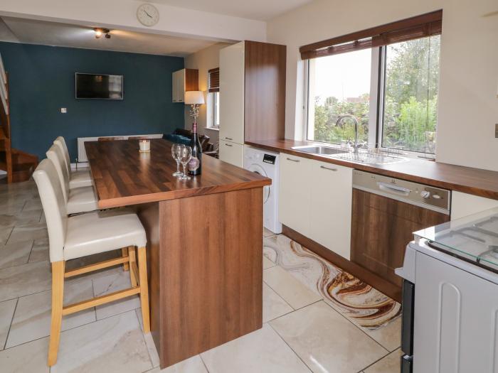 Shore Road in Culdaff, County Donegal. Close to amenities and a beach. Barbecue. Pet-friendly. 2bed.