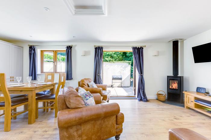 Chy Pol, St Minver, in Cornwall. Woodburning stove. Off-road parking. Enclosed garden. Pet-friendly.