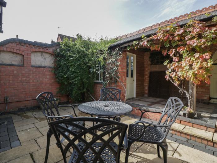 Thyme Cottage, Malvern, Worcestershire. Enclosed garden. Three bedrooms. Views of the Malvern Hills.