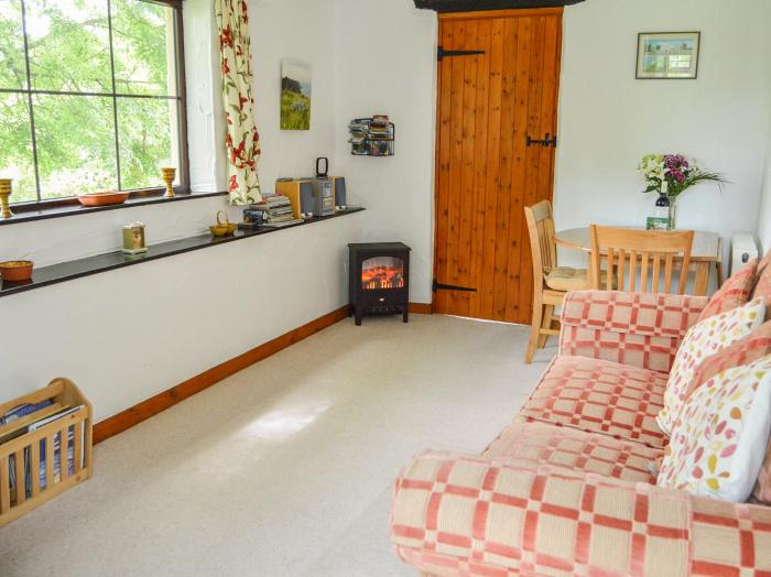 Barley Cottage, in Hartland, Devon. Close to a beach. Pet-friendly. Countryside views. Close to shop