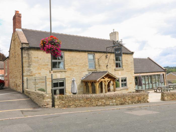 8 Inns Lane, South Wingfield, Derbyshire. Near a National Park. Close to pub. Off-road parking. WiFi