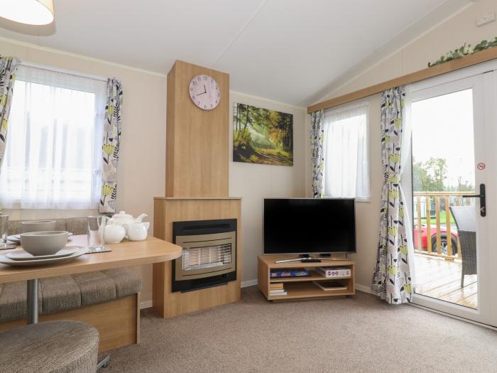 12 Meadow View near Kirkby Lonsdale, Lancashire. Two-bedroom bungalow near national park. Open-plan.