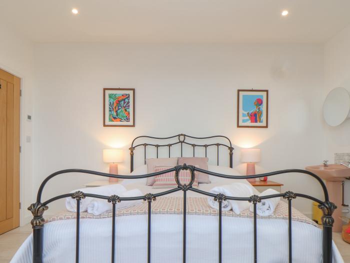 Higher Bolenna, Perranporth, Cornwall. Three-bedroom home with games room. Near beach and amenities.