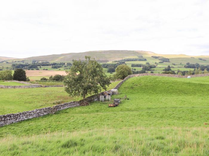 Wether Fell View, Hawes, North Yorkshire. One-bedroom cottage ideal for a couple. Countryside views