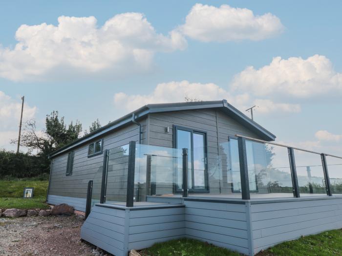 Lodge 25 - Tor Style is near Dartmouth, in Devon. Two-bedroom, stylish lodge with countryside views.