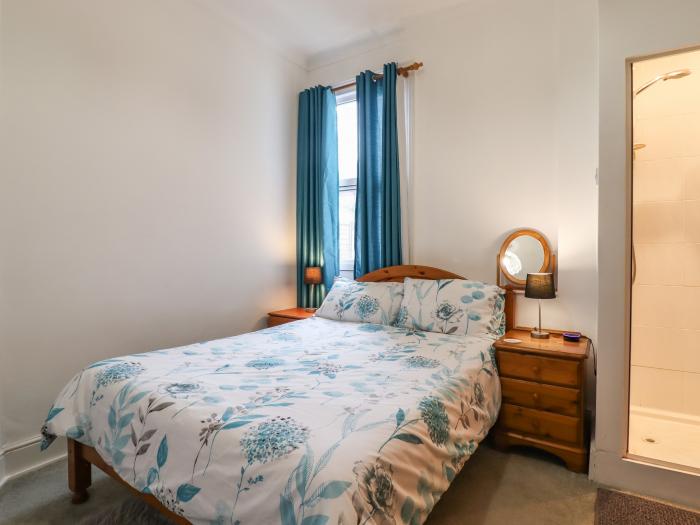 Avondale, Clacton-On-Sea, Essex. Three-floors. Pet-friendly. Nearby seafront. Off-road parking.