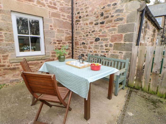 Bruno's Bothy is in Middleton, near Belford, Northumberland. Woodburning stove. Garden. Pet-friendly