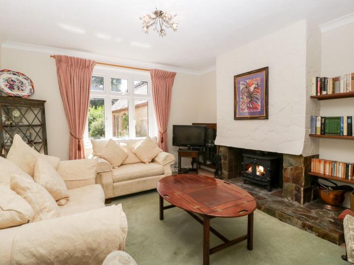 2 Heath Cottages, Sandford, Dorset. Woodburning stove. Off-road parking. Pet-friendly. Front garden.