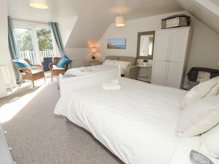 Burwyns, in Ventnor, Isle of Wight. Sea views. Close to amenities. Near the Isle of Wight AONB. Pets