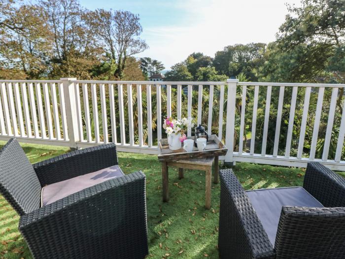 Burwyns, in Ventnor, Isle of Wight. Sea views. Close to amenities. Near the Isle of Wight AONB. Pets