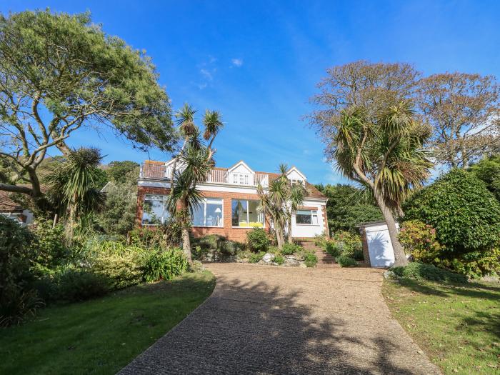 Burwyns, in Ventnor, Isle of Wight. Sea views. Close to amenities. Near the Isle of Wight AONB. Pets