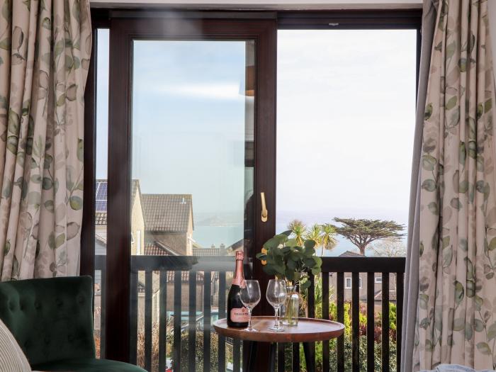 Chi an Vre, Newlyn, Cornwall. Pet-friendly. Close to a shop, a pub, and beach. Off-road parking. TV.