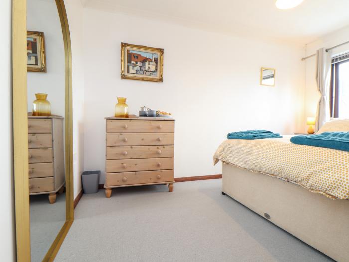 Chi an Vre, Newlyn, Cornwall. Pet-friendly. Close to a shop, a pub, and beach. Off-road parking. TV.