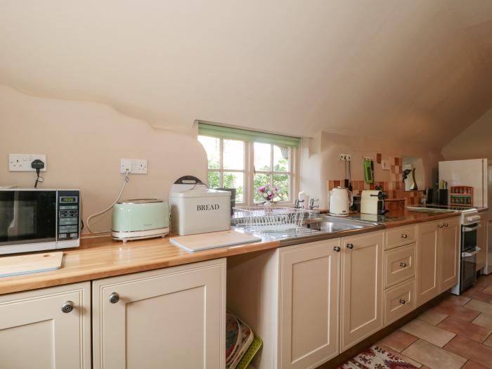 Elworth Farmhouse Cottage, near Portesham, Dorset. One-bedroom, thatched cottage with swimming pool.