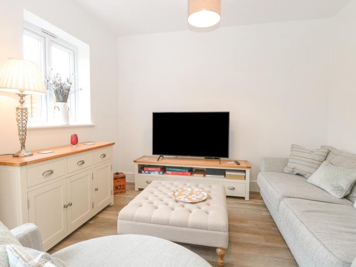 The Hollies, Norwich, Norfolk. Pet-friendly. Child-friendly. Enclosed garden and furniture. Smart TV