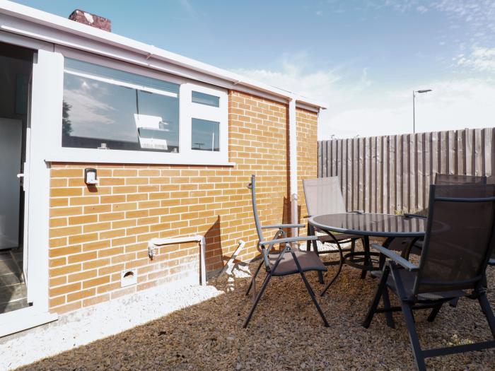 Tugela is in Chippenham, Wiltshire. Three-bedroom home near amenities. Pet-friendly. Family-friendly