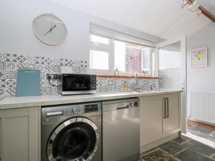 Tugela is in Chippenham, Wiltshire. Three-bedroom home near amenities. Pet-friendly. Family-friendly