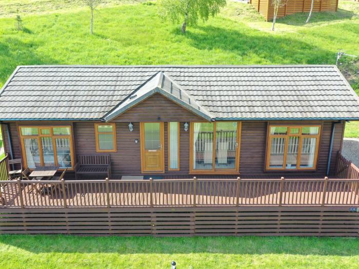 The Fairhaven, Catterick, North Yorkshire. Pet-friendly. Near National Park and AONB. Decking. WiFi.