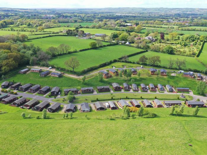 The Fairhaven, Catterick, North Yorkshire. Pet-friendly. Near National Park and AONB. Decking. WiFi.