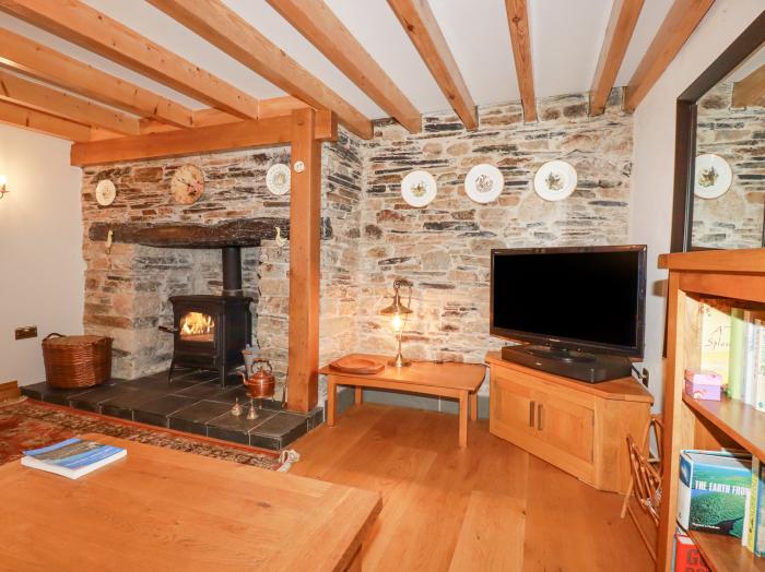 Mill Cottage in St Neot, Cornwall. Close to local amenities. In the Cornwall AONB. Original features