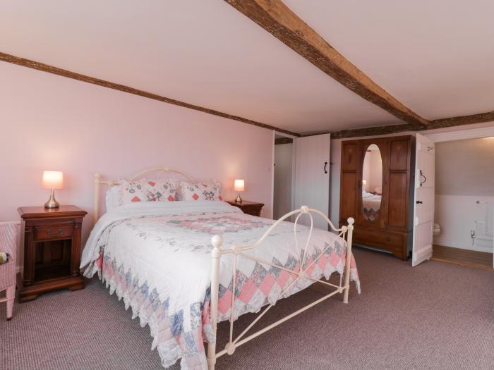 West House Farm, Theberton nr Leiston, Suffolk. Off-road parking. Woodburning stove. Family-friendly