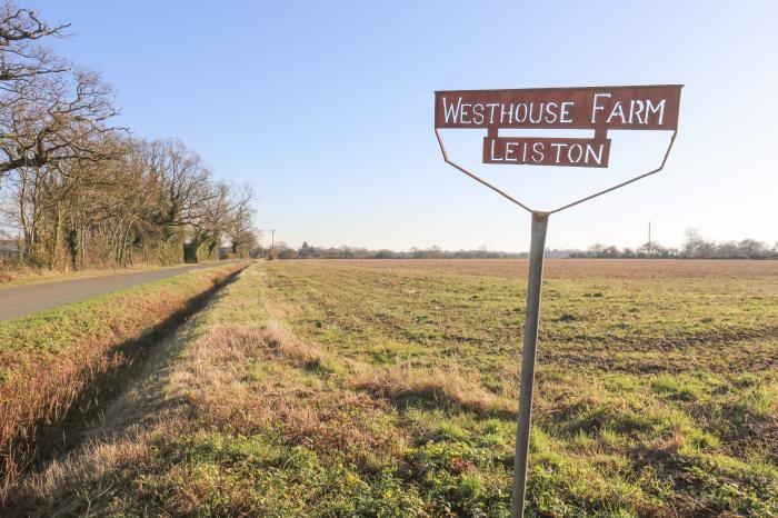 West House Farm, Theberton nr Leiston, Suffolk. Off-road parking. Woodburning stove. Family-friendly