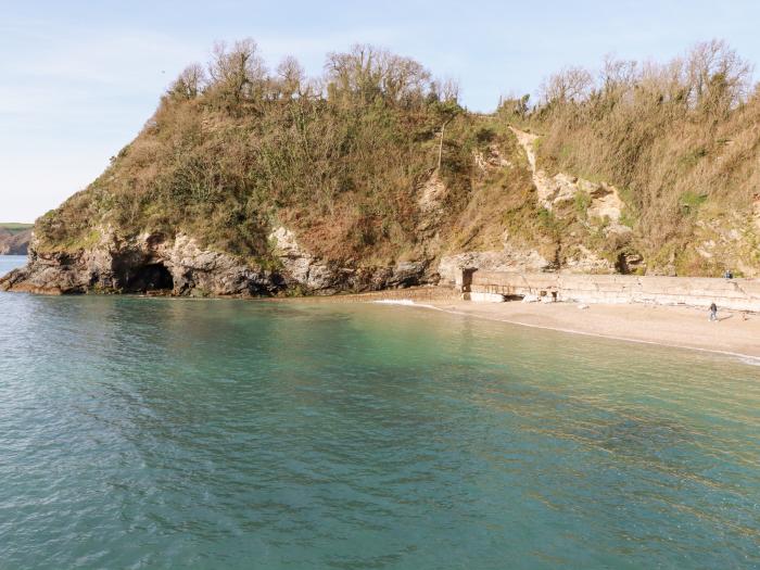 5 The Old Smokehouse is near Holmbush, Cornwall. Three-bedroom home with sea views. Near beach. Pets