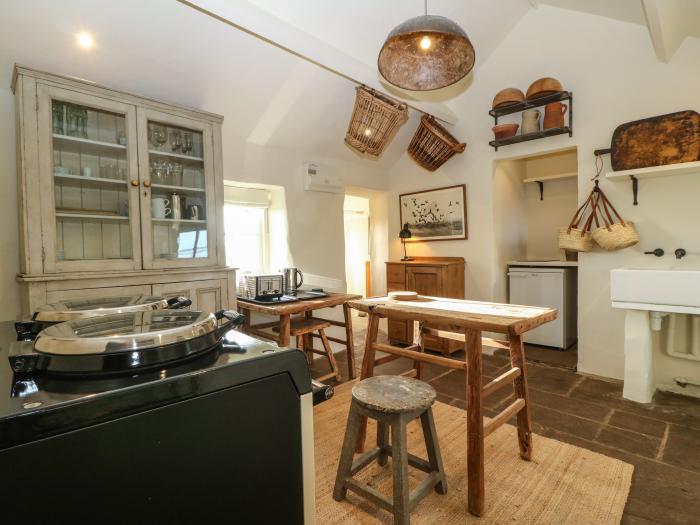 Bryn Canaid near Aberdaron, Gwynedd. Woodburning stove. Near a beach. Great views. Off-road parking.